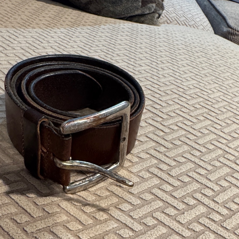 Source Unknown Dark Brown Leather Belt